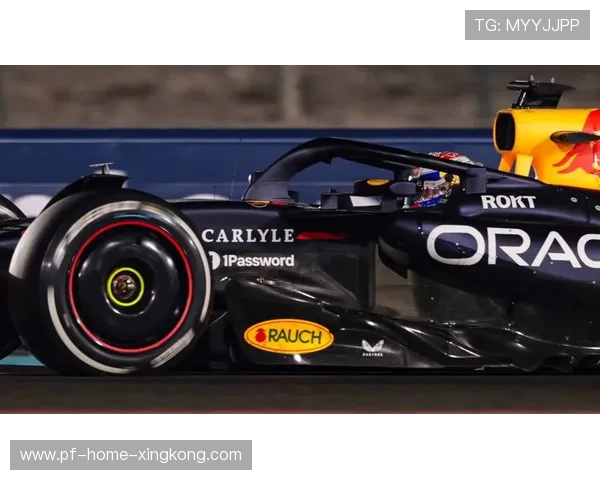 F1日本大奖赛：维斯塔潘再度夺冠，汉密尔顿痛失机会