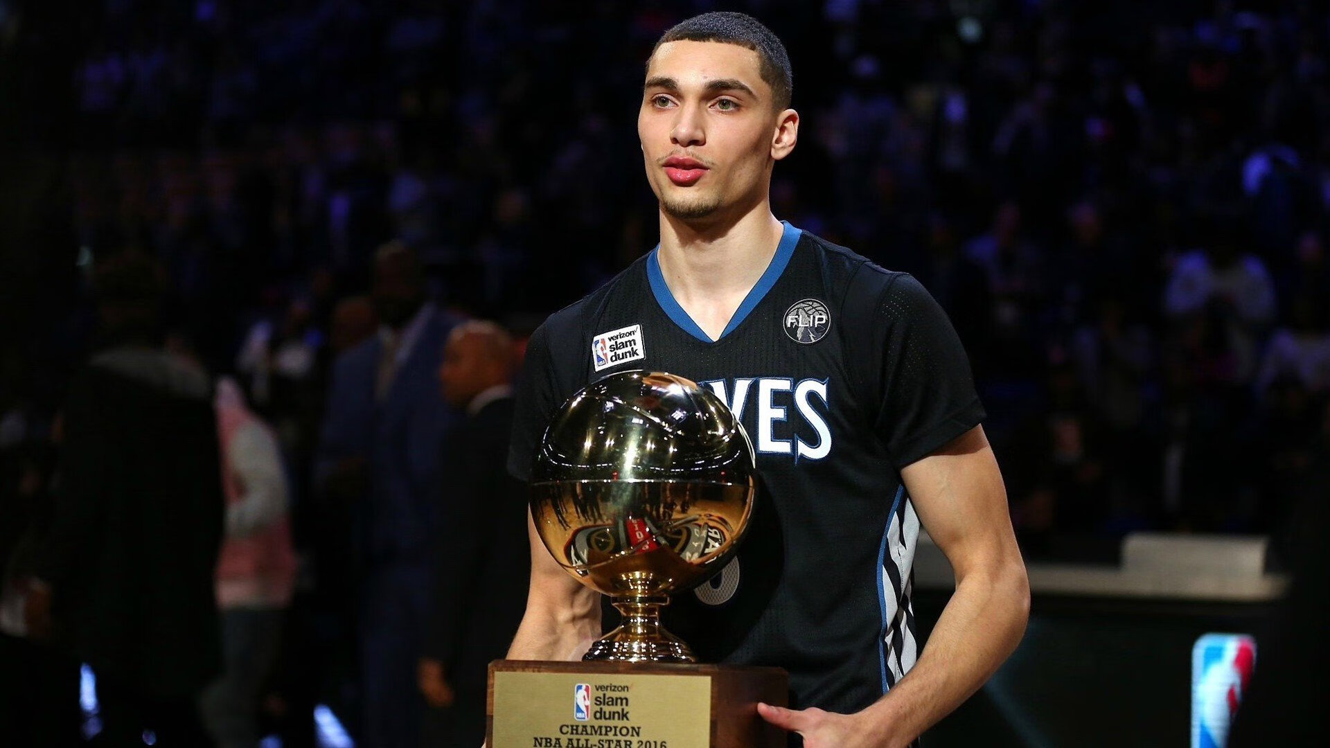 星空综合体育全站app-体育焦点人物专题深度解析，体育聚焦